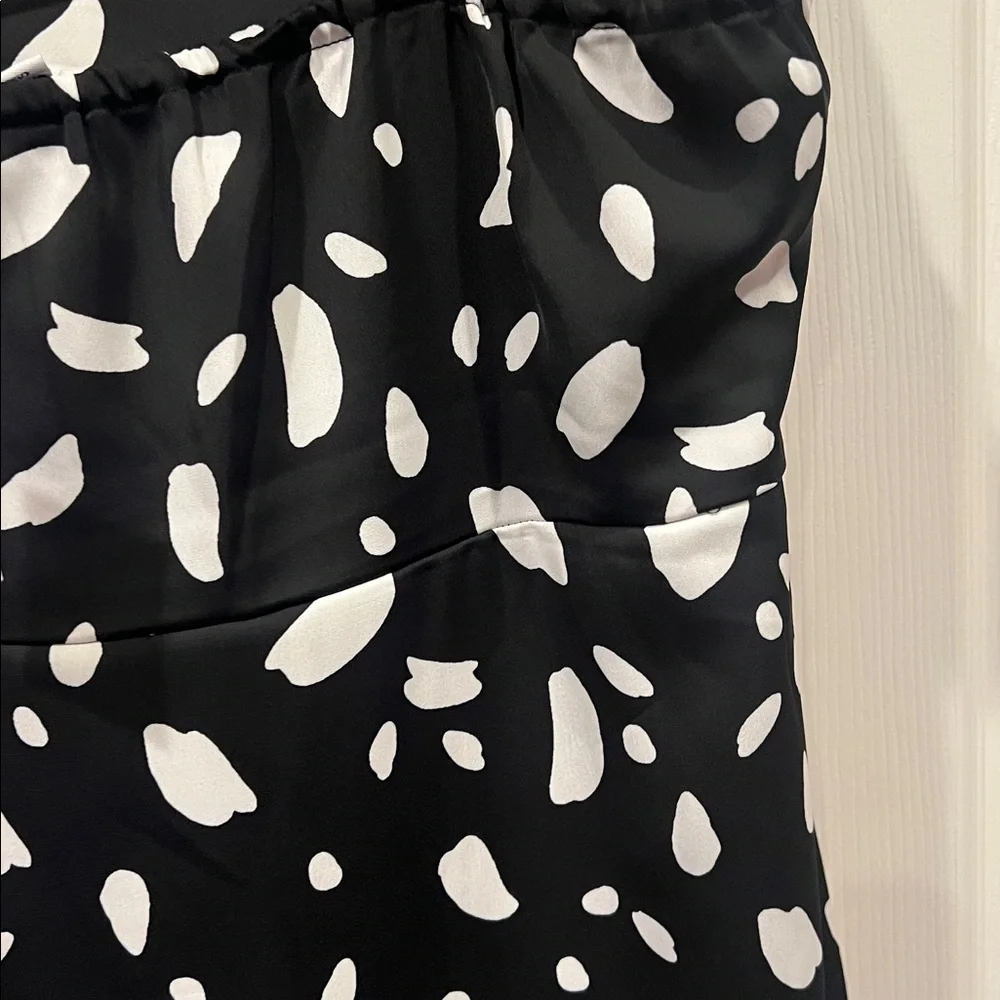 Old Navy Black and White Patterned Midi Dress - Picture 9 of 9